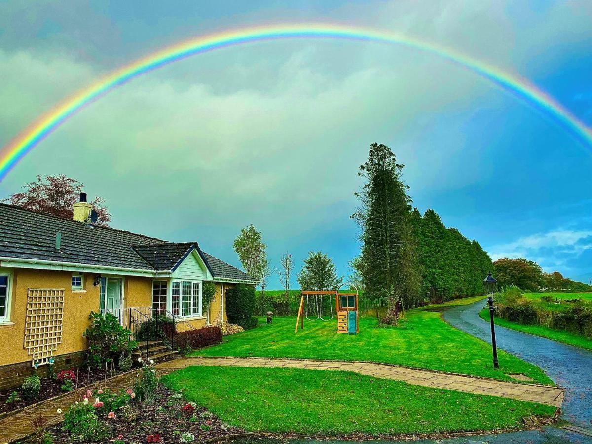 Finn Village "Mountain View Cottage" Private Garden, 9-Seater Hot Tub, Firepit & Pizza Stove ドライメン エクステリア 写真