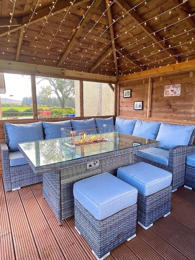 Finn Village "Mountain View Cottage" Private Garden, 9-Seater Hot Tub, Firepit & Pizza Stove ドライメン エクステリア 写真