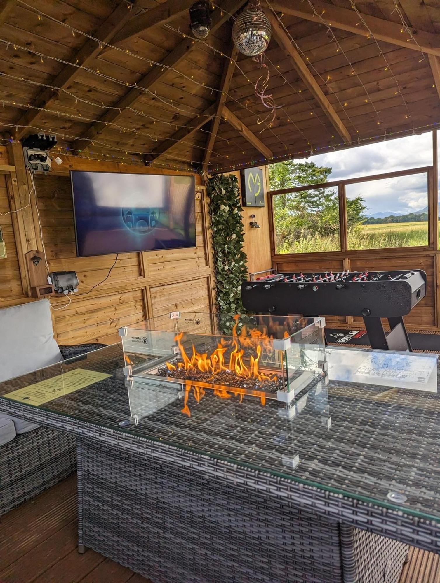 Finn Village "Mountain View Cottage" Private Garden, 9-Seater Hot Tub, Firepit & Pizza Stove ドライメン エクステリア 写真