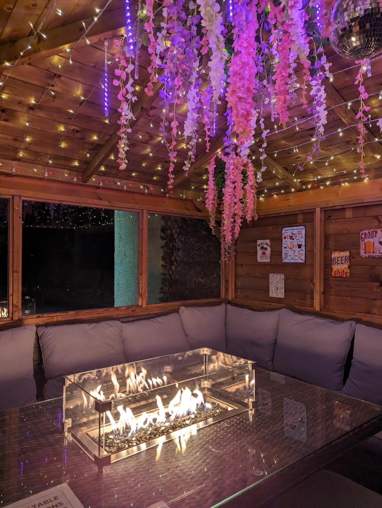 Finn Village "Mountain View Cottage" Private Garden, 9-Seater Hot Tub, Firepit & Pizza Stove ドライメン エクステリア 写真