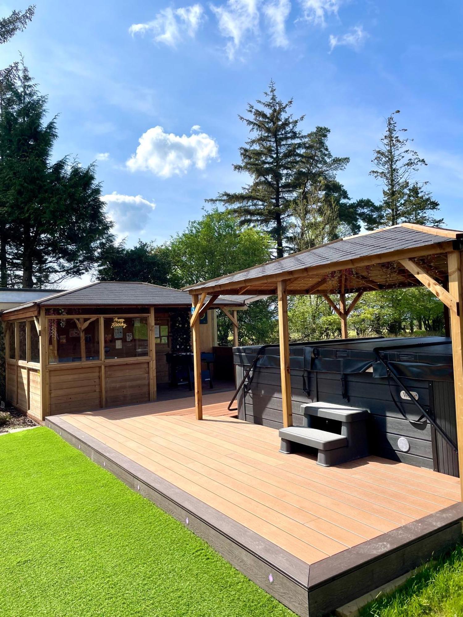Finn Village "Mountain View Cottage" Private Garden, 9-Seater Hot Tub, Firepit & Pizza Stove ドライメン エクステリア 写真