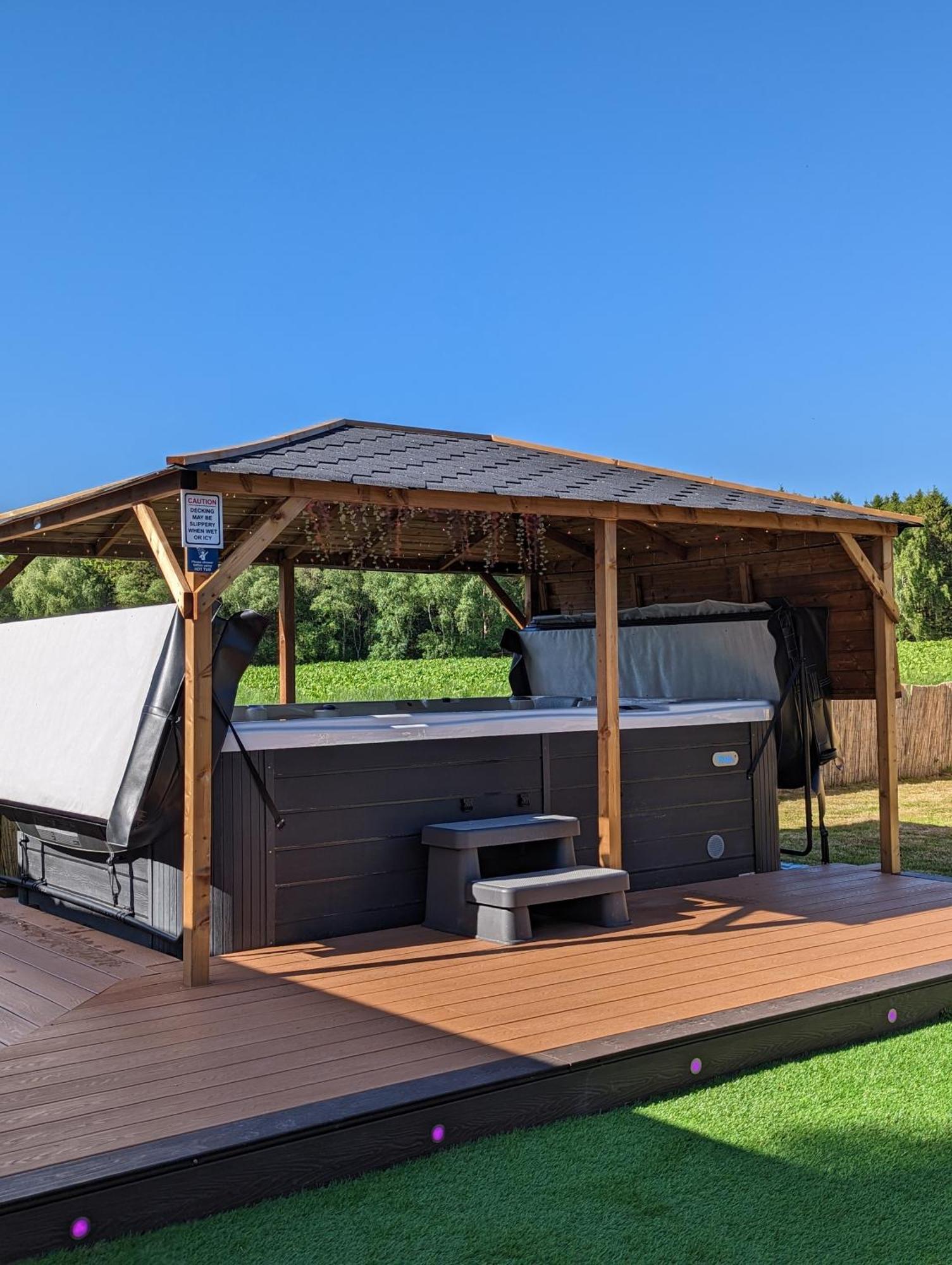 Finn Village "Mountain View Cottage" Private Garden, 9-Seater Hot Tub, Firepit & Pizza Stove ドライメン エクステリア 写真