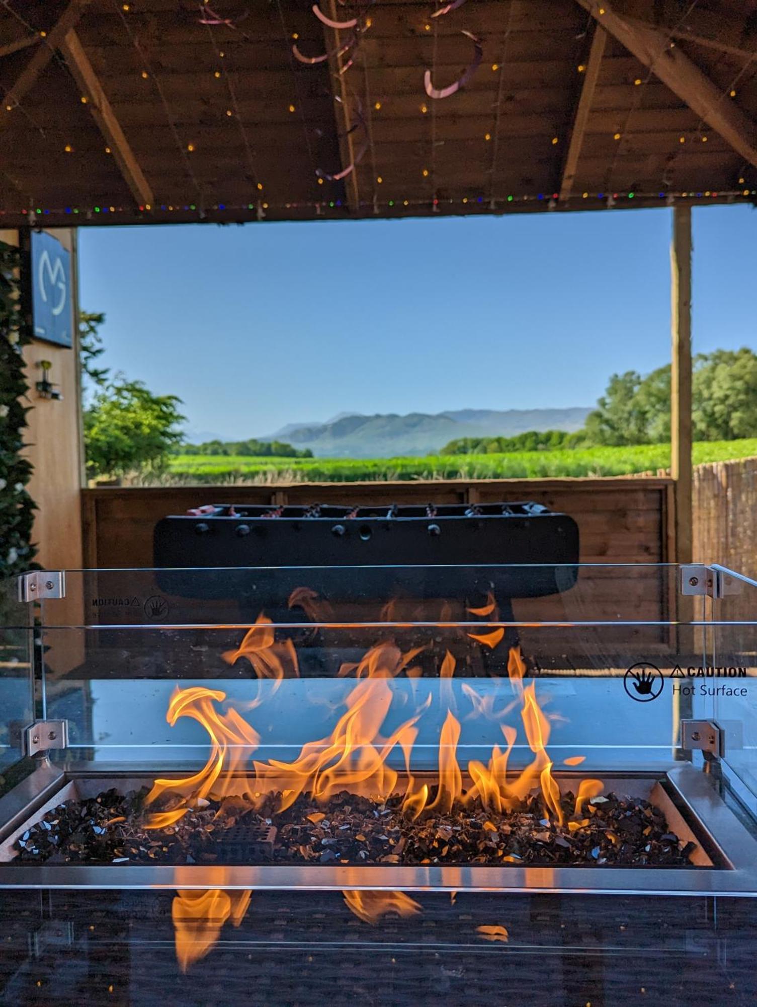 Finn Village "Mountain View Cottage" Private Garden, 9-Seater Hot Tub, Firepit & Pizza Stove ドライメン エクステリア 写真