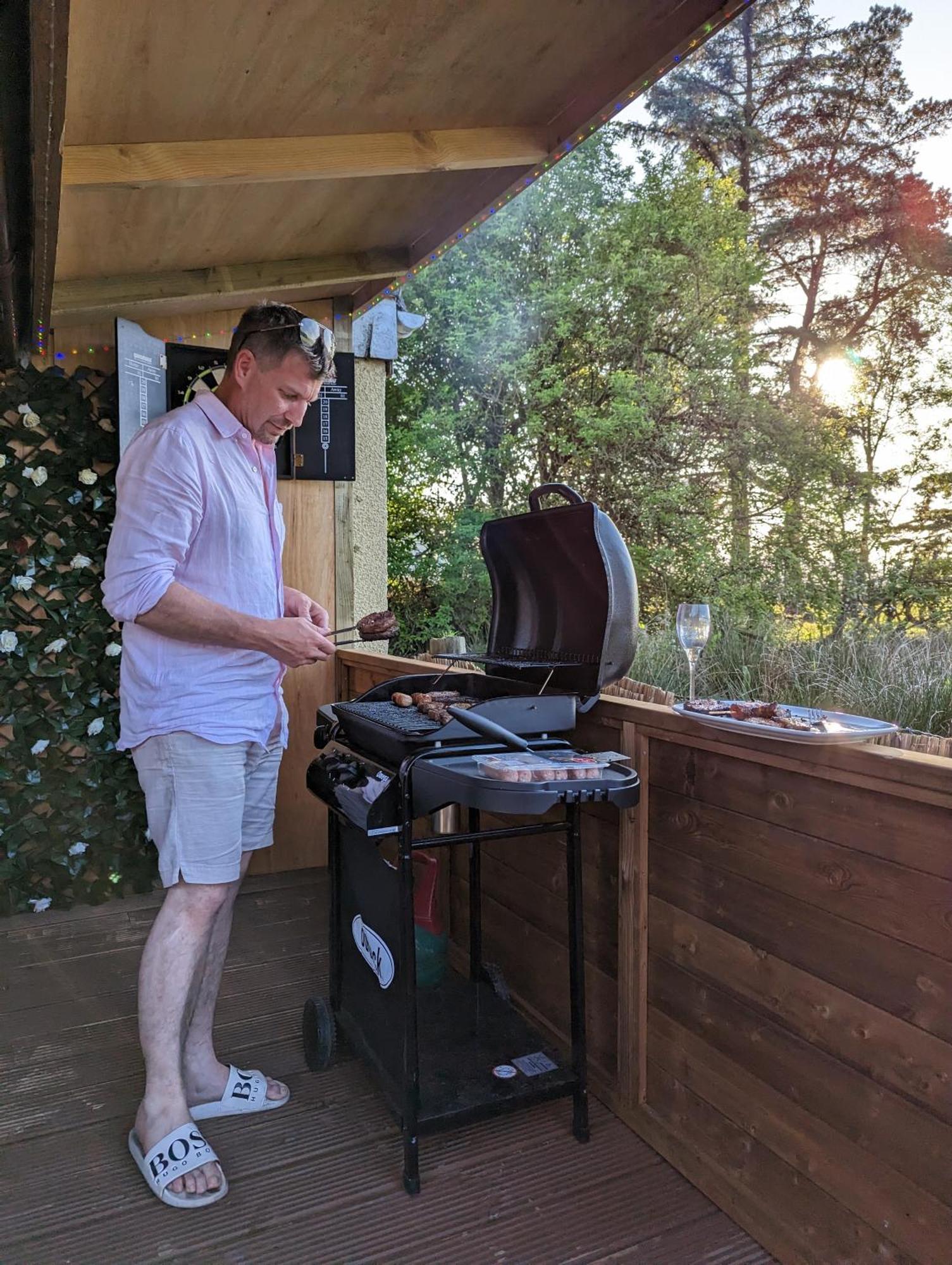 Finn Village "Mountain View Cottage" Private Garden, 9-Seater Hot Tub, Firepit & Pizza Stove ドライメン エクステリア 写真